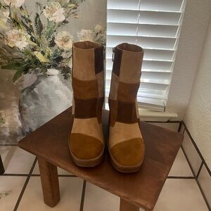 Universal Thread Patchwork Tan and Brown Heeled Boots